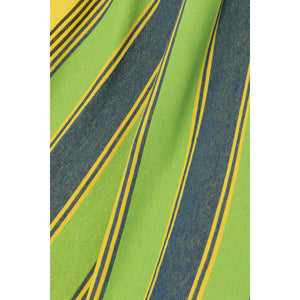 Hamac J-Line rayures multicolores avec vue sur le jardin
