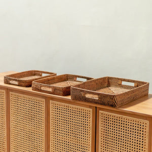 Plateau rectangulaire Amahai en rotin marron, vue de dessus