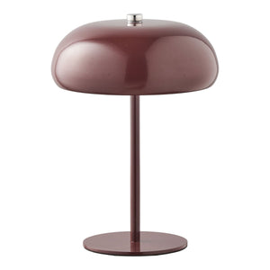 Lampe de table Margate en métal bordeaux sur fond blanc