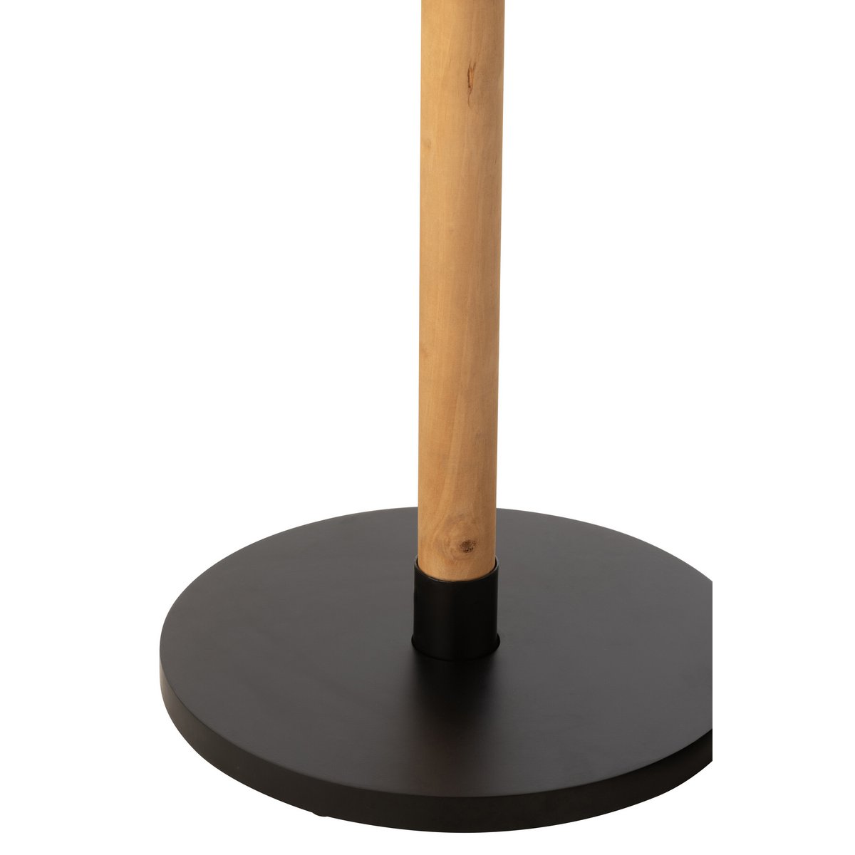 Tables d'appoint Ron dans un intérieur scandinave moderne