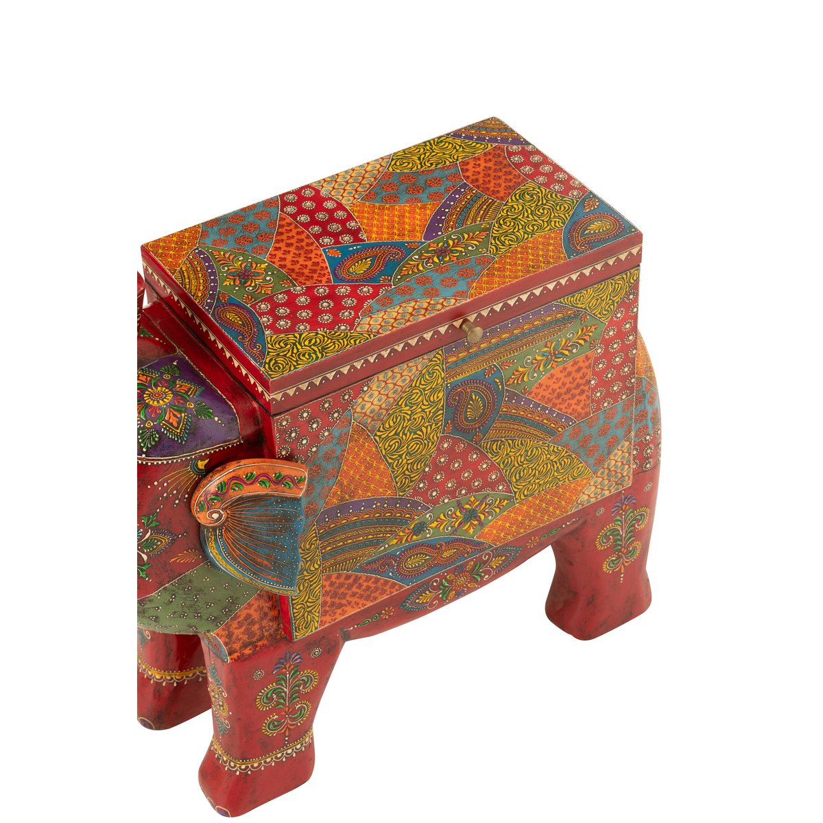 Éléphant en bois dans un cadre bohème