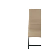 Ensemble de chaises cantilever dans une salle à manger