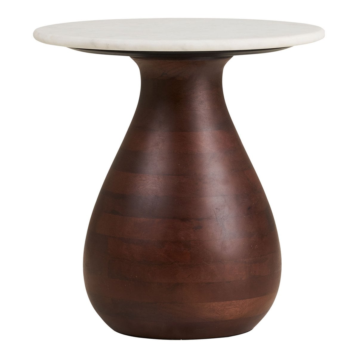 Détail du plateau en marbre blanc de la table Heide