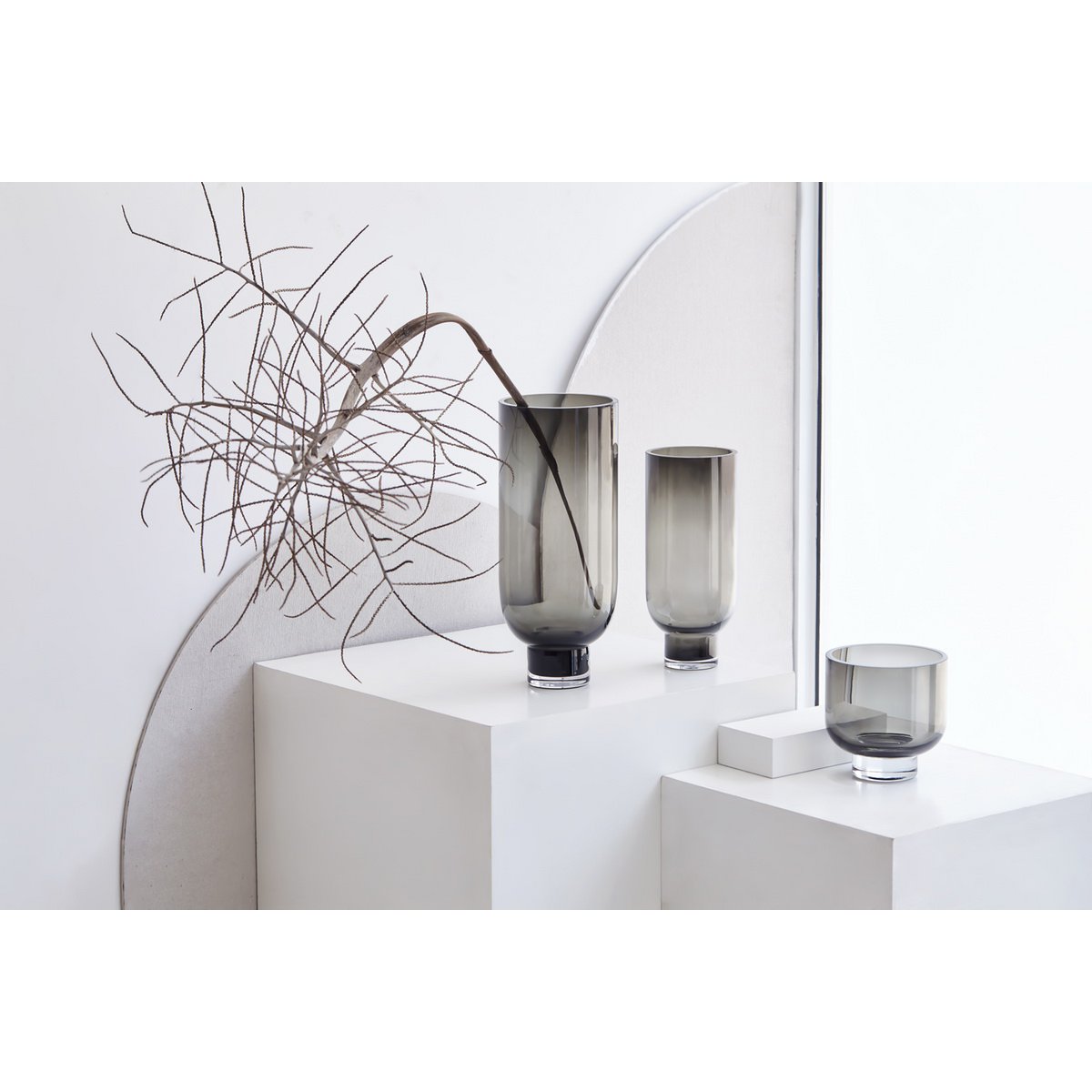 Vue du vase OMAHA, mettant en avant ses courbes et sa couleur