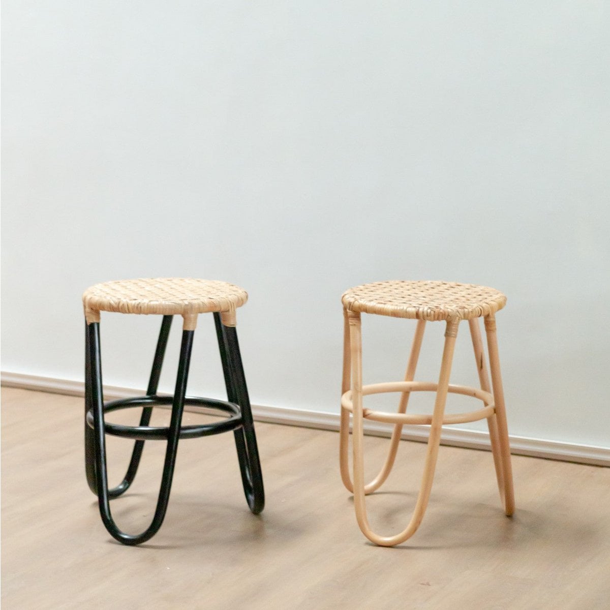 Tabouret KOLAKA dans un intérieur moderne