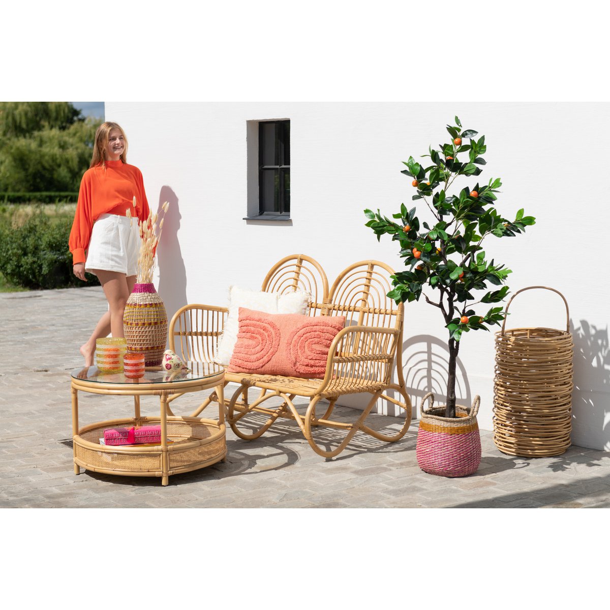 Bougeoir J-Line Stripes, ambiance lumineuse dans un salon moderne