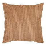 Coussin Kobé marron clair 45x45 cm sur un canapé moderne