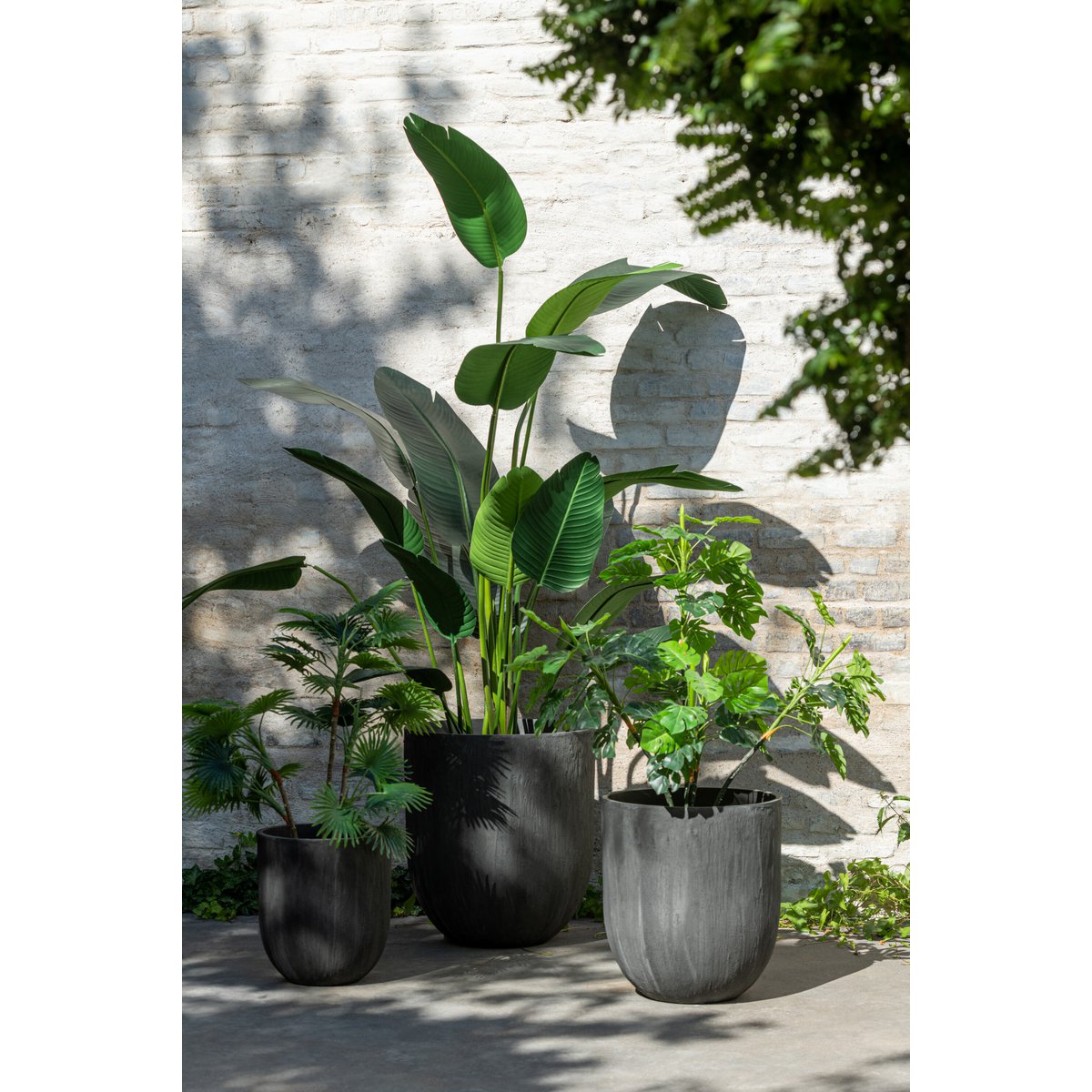 Vase J-Line noir, gros plan sur la texture céramique