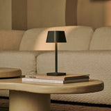 Lampe de table rechargeable vert olive Ava