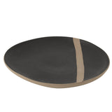 Assiette J-Line en céramique noire et taupe, vue de face