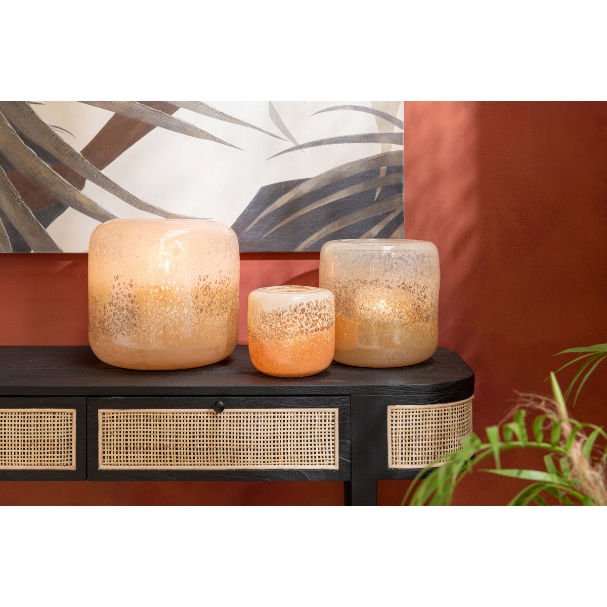 Vase Opi J-Line avec des fleurs, mise en scène déco
