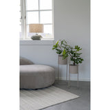 Rabo Flower Stand - Gros plan sur la texture en acier sable