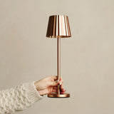 Lot de 8 lampes de table rechargeables cuivre avec station