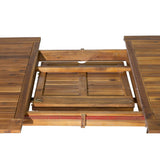 Détail des joints et finitions du mobilier en acacia