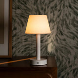 Lampe de table rechargeable en bois blanc Zoë