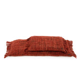 Housse de coussin Oh My Gee sur un canapé élégant