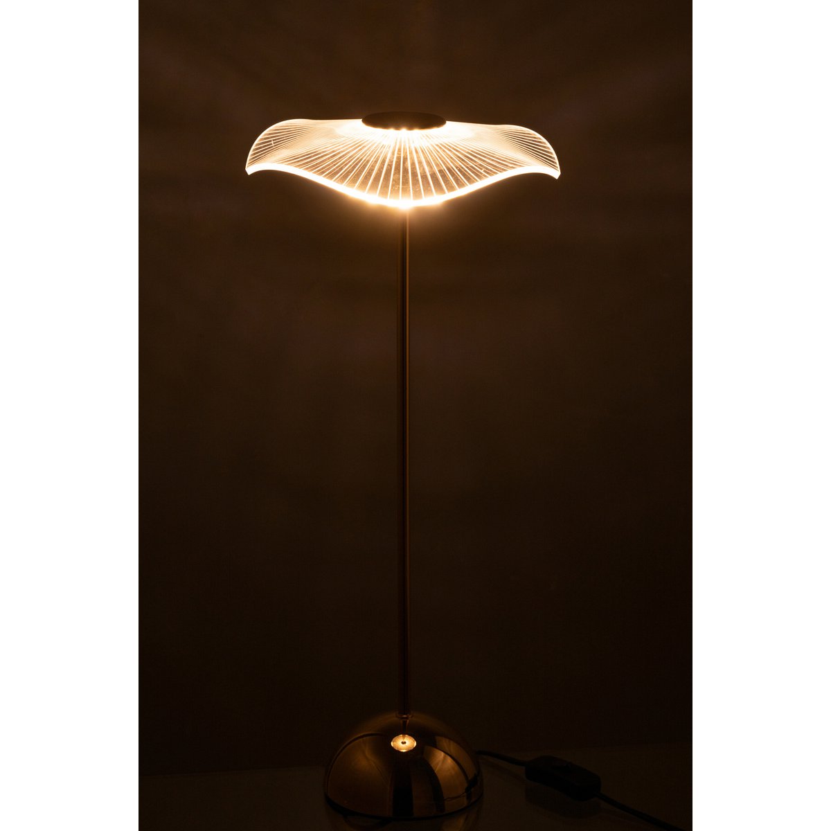 Détail du socle de la lampe LED Fleur en métal doré