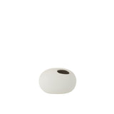 Vase Ovaal Kermily blanc J-Line, en situation dans un salon moderne