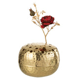 Détails du vase J-Line en métal doré, angle latéral