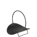 Ambiance intérieure avec le porte-bûches J-Line Liline en métal noir
