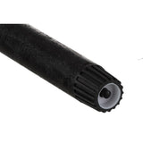 Bougies LED noires posées sur une table, créant une ambiance chaleureuse