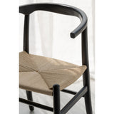 Chaise J-Line dans une cuisine élégante