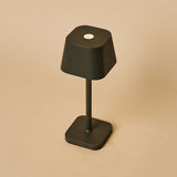 Lampe de table rechargeable vert olive Ava