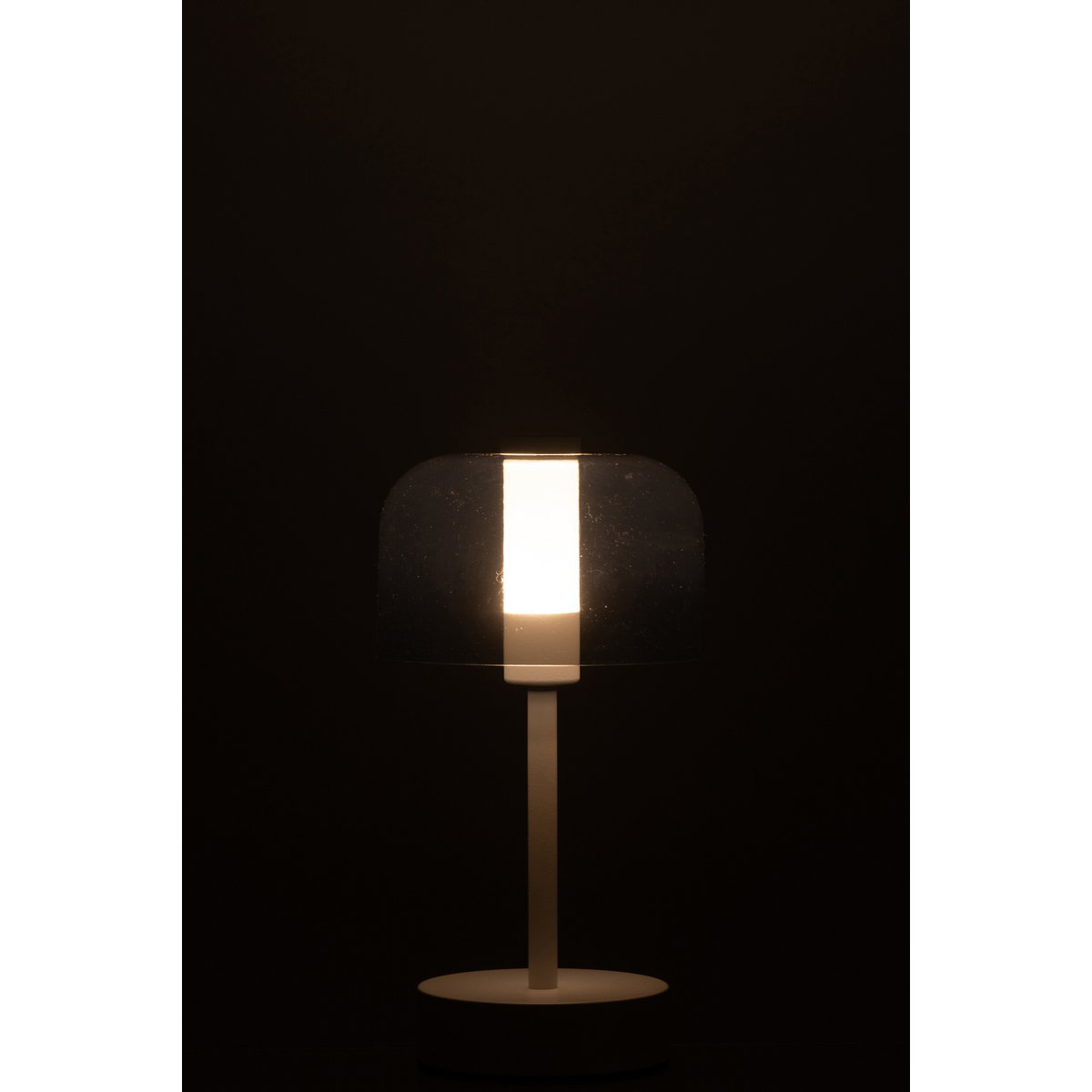 Lampe J-Line Woa dans un intérieur contemporain