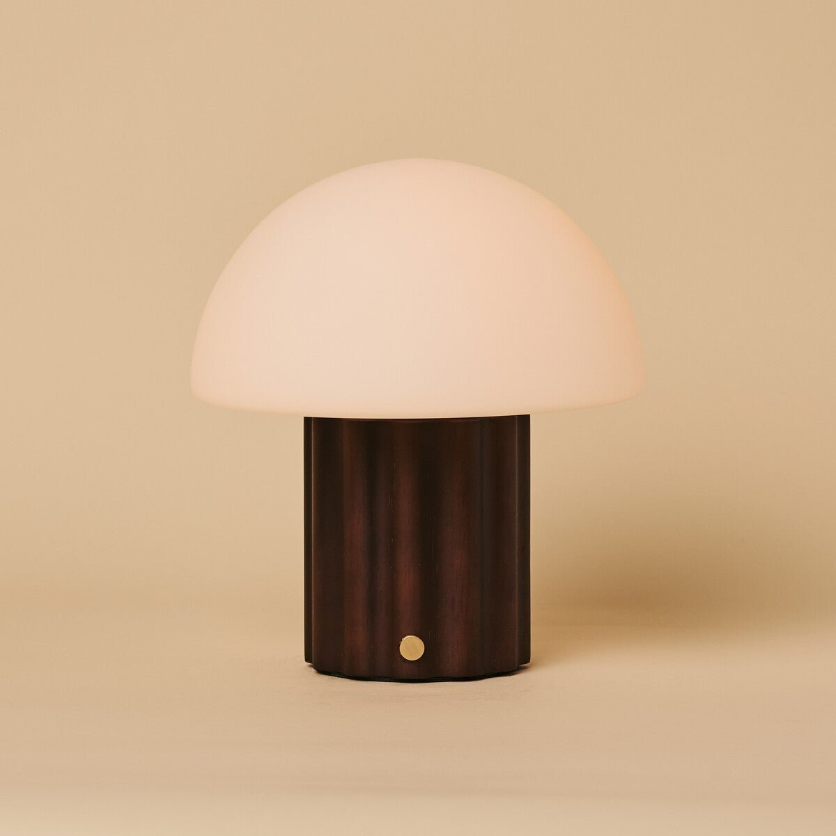 Lampe de table rechargeable Timo marron foncé avec abat-jour interchangeable