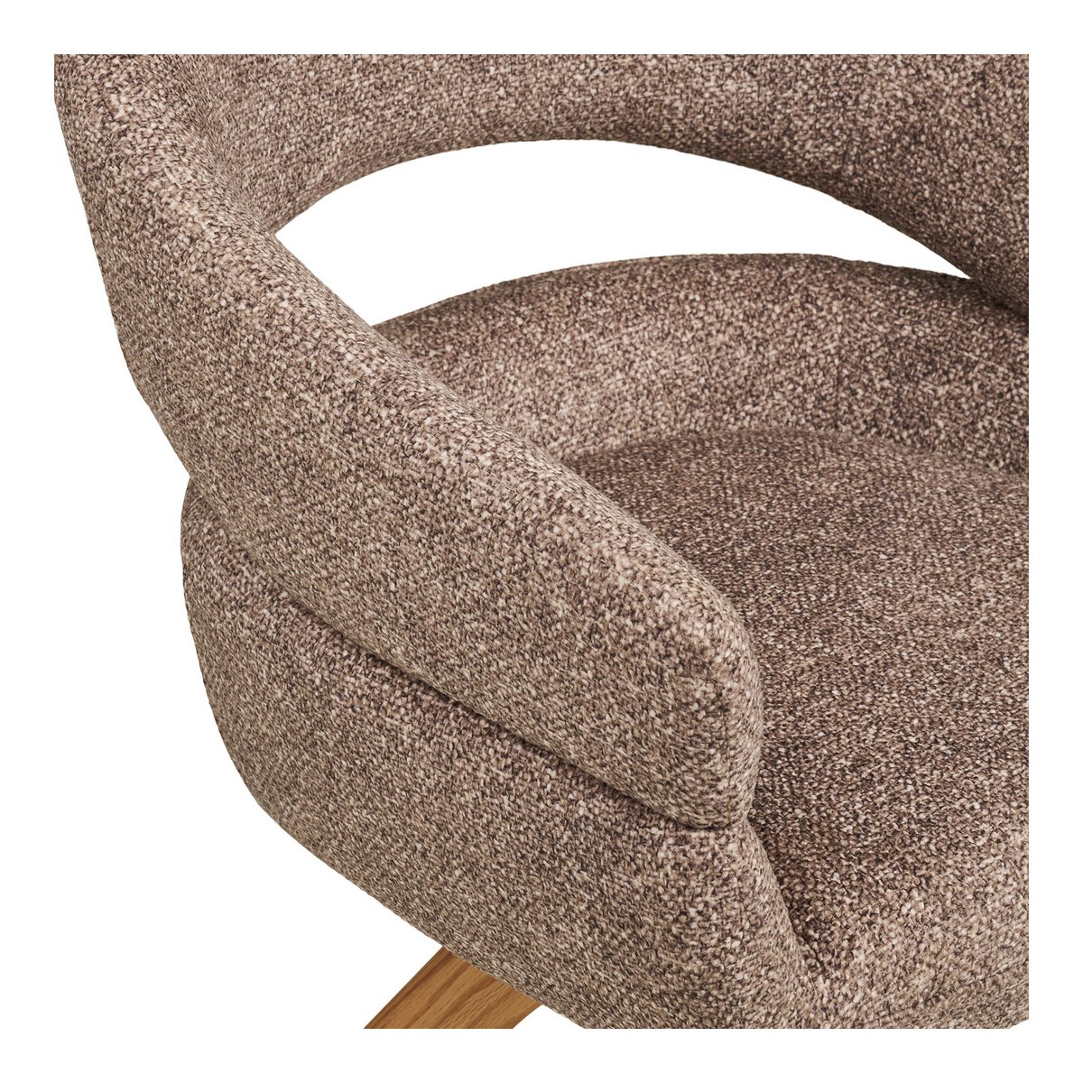 Chaise Dover dans une salle à manger moderne