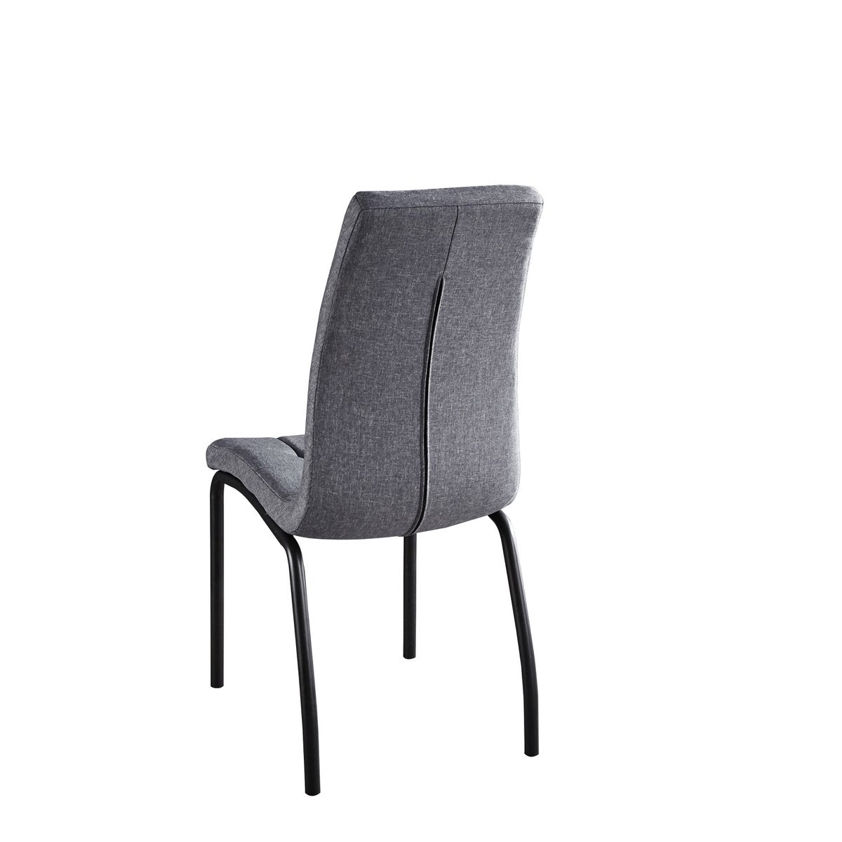 Chaise moderne en textile noir dans une salle à manger élégante