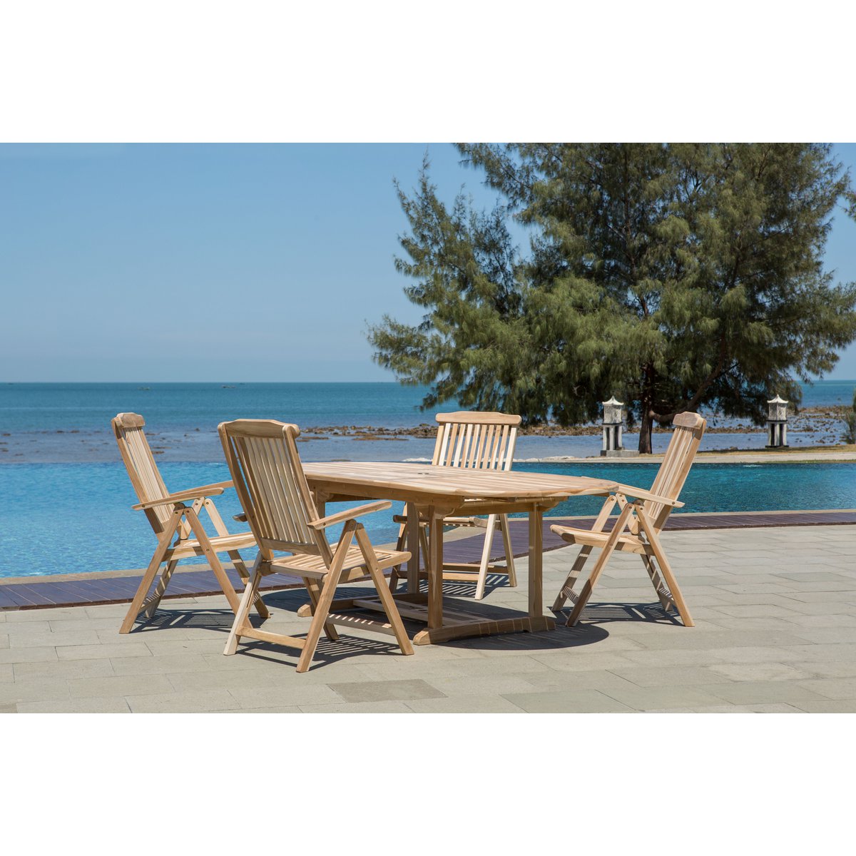 Détail du fauteuil en teck moderne pour jardin