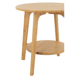 Détail du design de la table d'appoint en rotin
