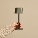 Lampe de table rechargeable vert olive Ava