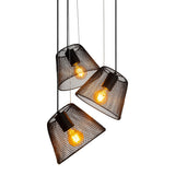 La lampe suspendue à 3 places "Korie" pendante en métal en noir, avec des versions E27, Ø30 cm, pour le salon et le bureau.