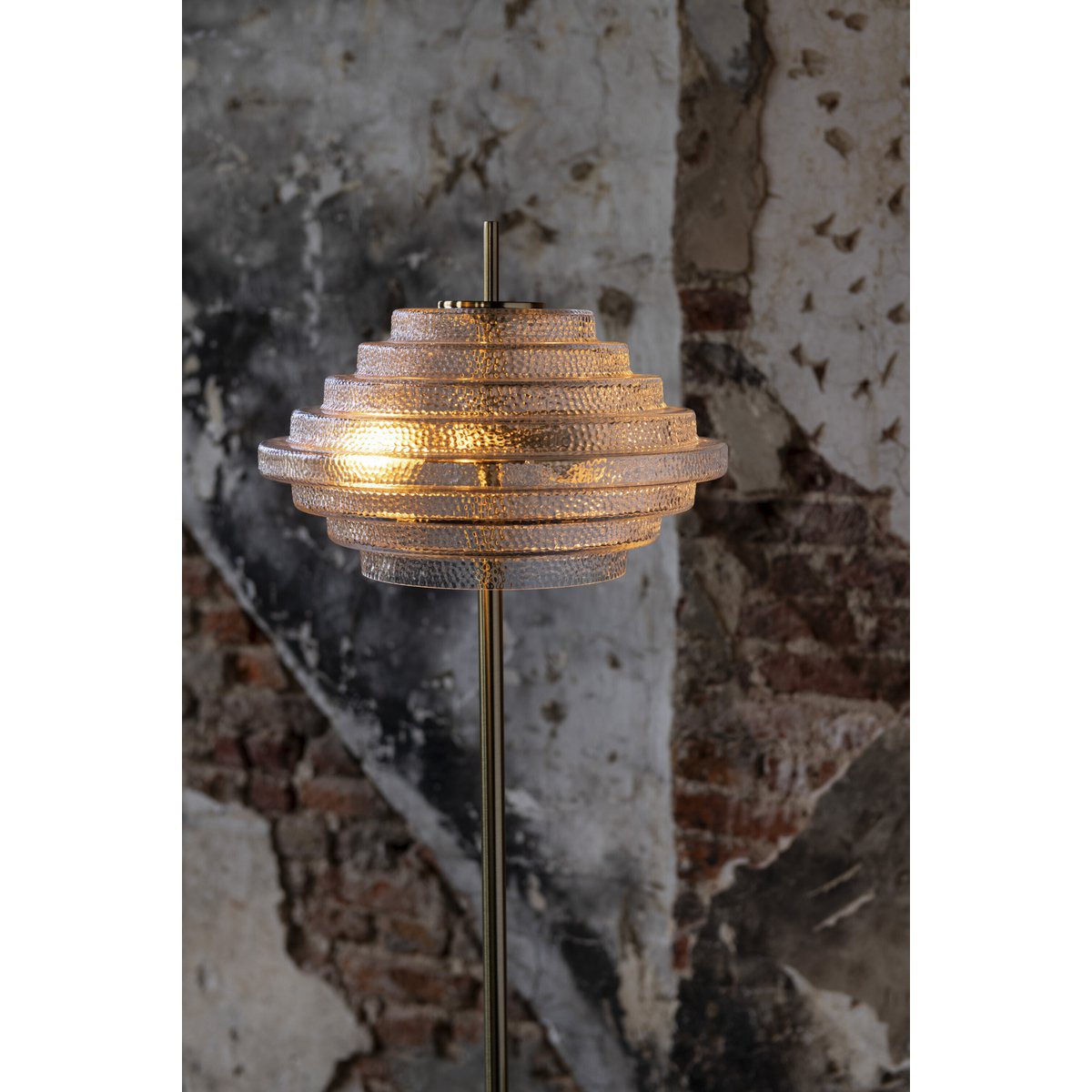 Détail du verre translucide de la lampe J-Line