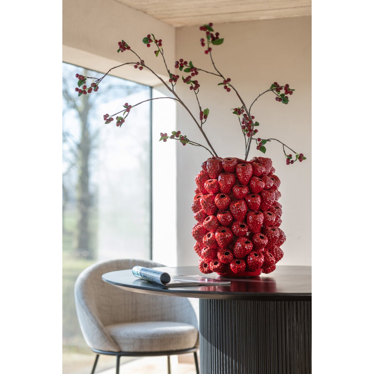 Vase J-Line Berry en céramique rouge, élégant et contemporain