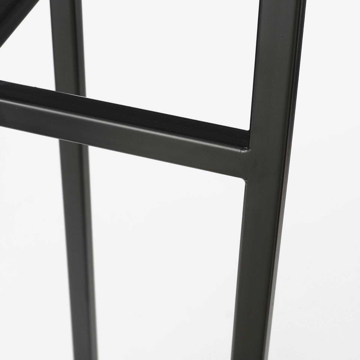 Ambiance moderne avec le support pour plantes Ascot Noir