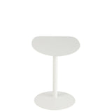 Table d'appoint J-Line Ice en métal blanc, mise en situation dans un salon