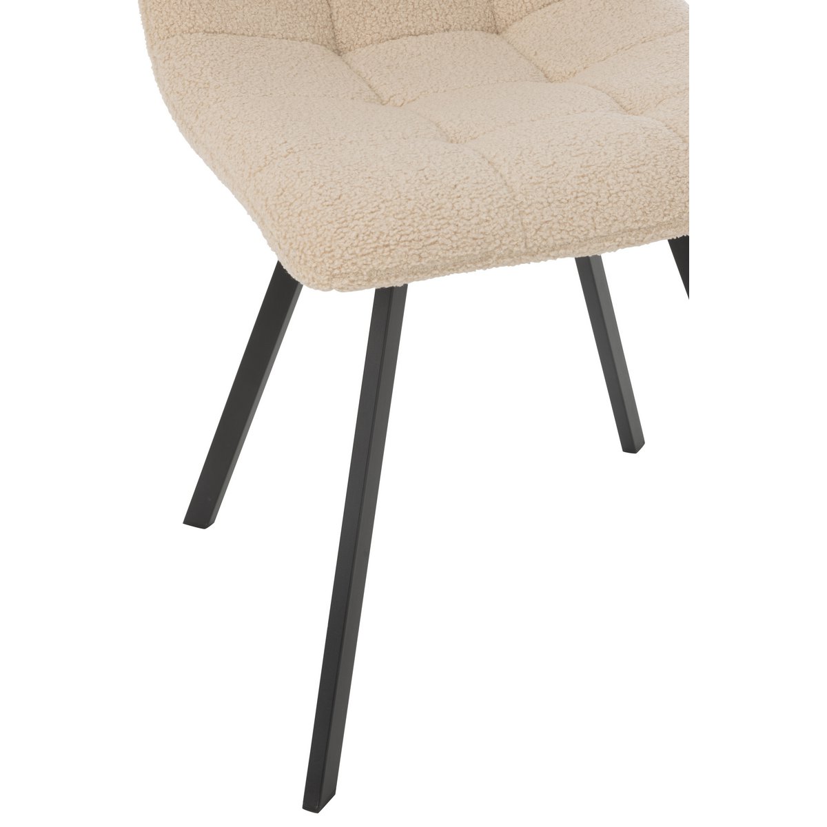Chaise Clark sur un fond neutre pour mettre en valeur son design