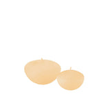 Bougie cylindrique J-Line beige, ambiance chaleureuse dans un intérieur moderne