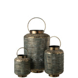 Lanterne J-Line Antique dans un jardin illuminé