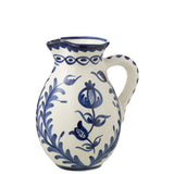 Jug Grenade J-Line en céramique blanche et bleue, vue de face