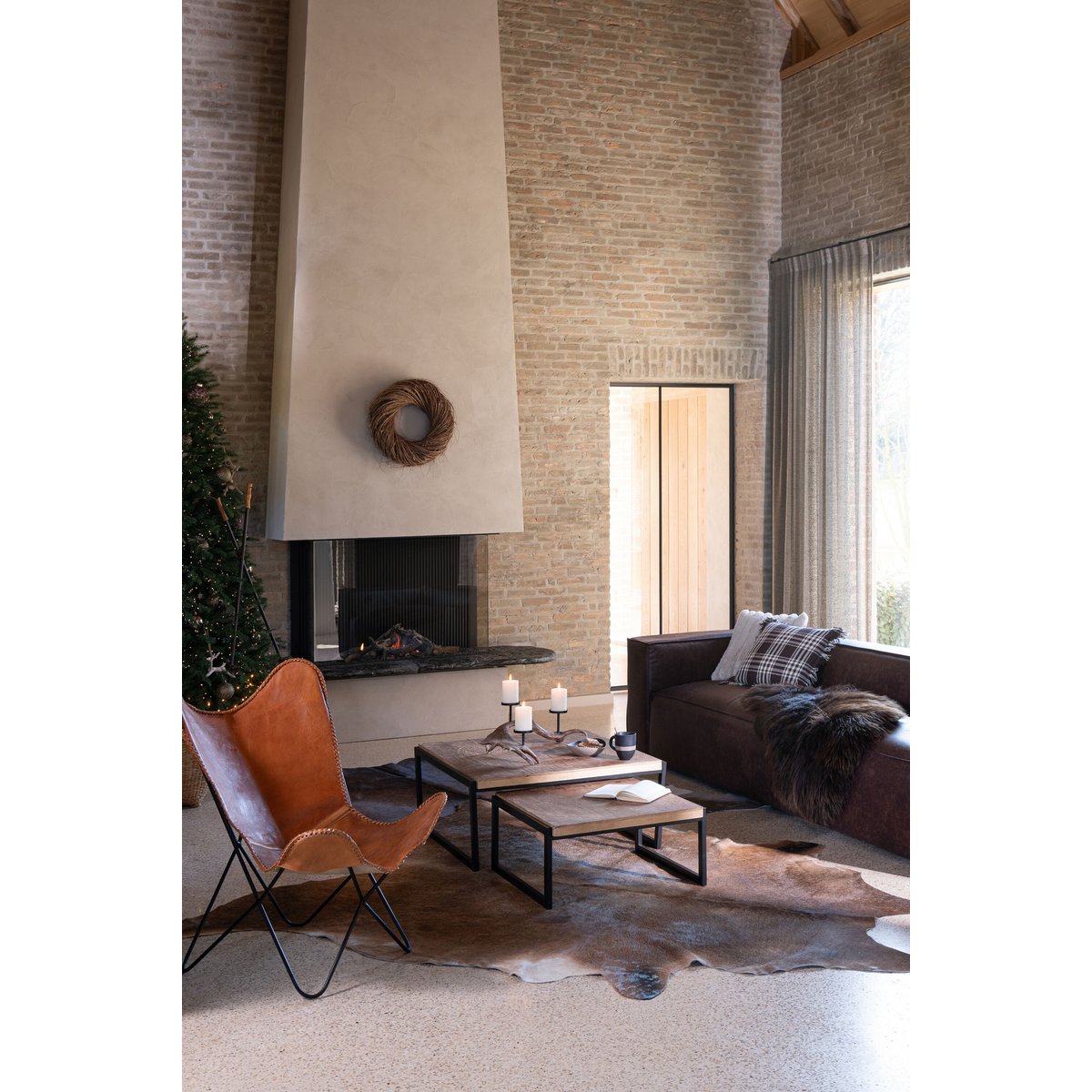 Détail du cuir de vachette du tapis J-Line, couleur cognac