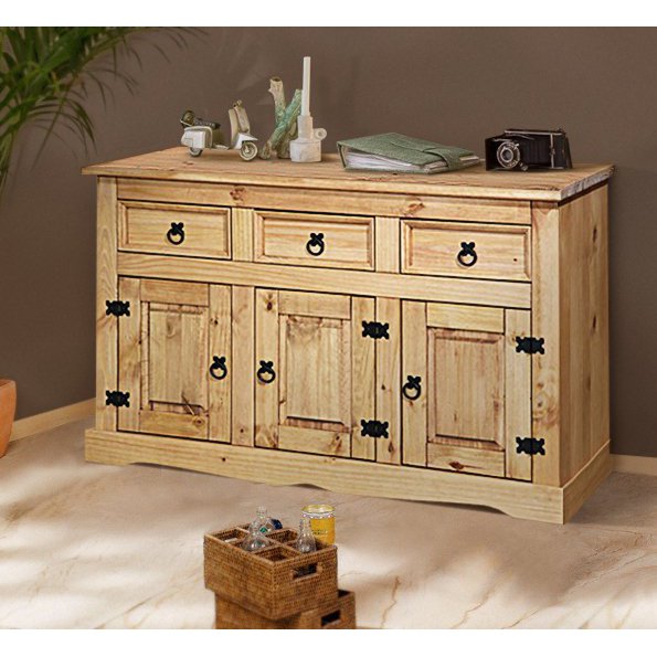 Intérieur du buffet montrant les étagères de rangement.