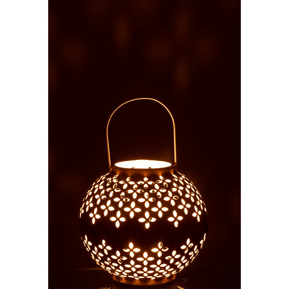 Lanterne J-Line Sphère Perforée, détail des perforations