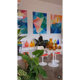 Vase TYLER sur une table élégante, décor intérieur