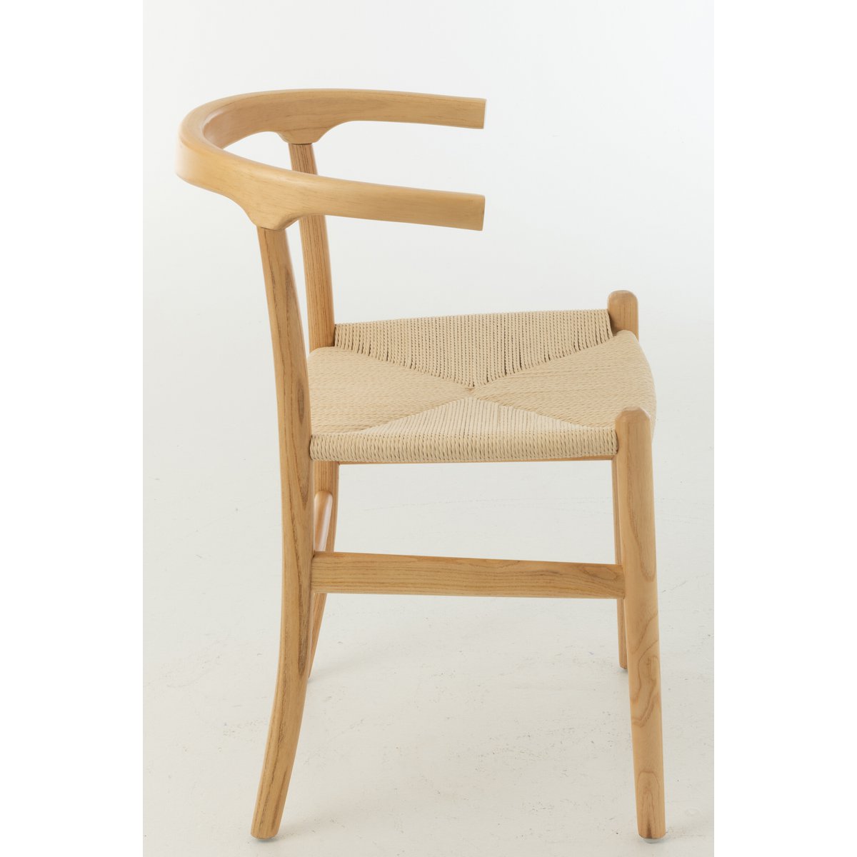 Chaise J-Line Toon dans un intérieur scandinave - ambiance chaleureuse