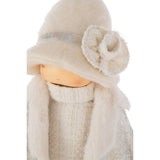 Figurine J-Line Fille avec sac, élégante et moderne en blanc