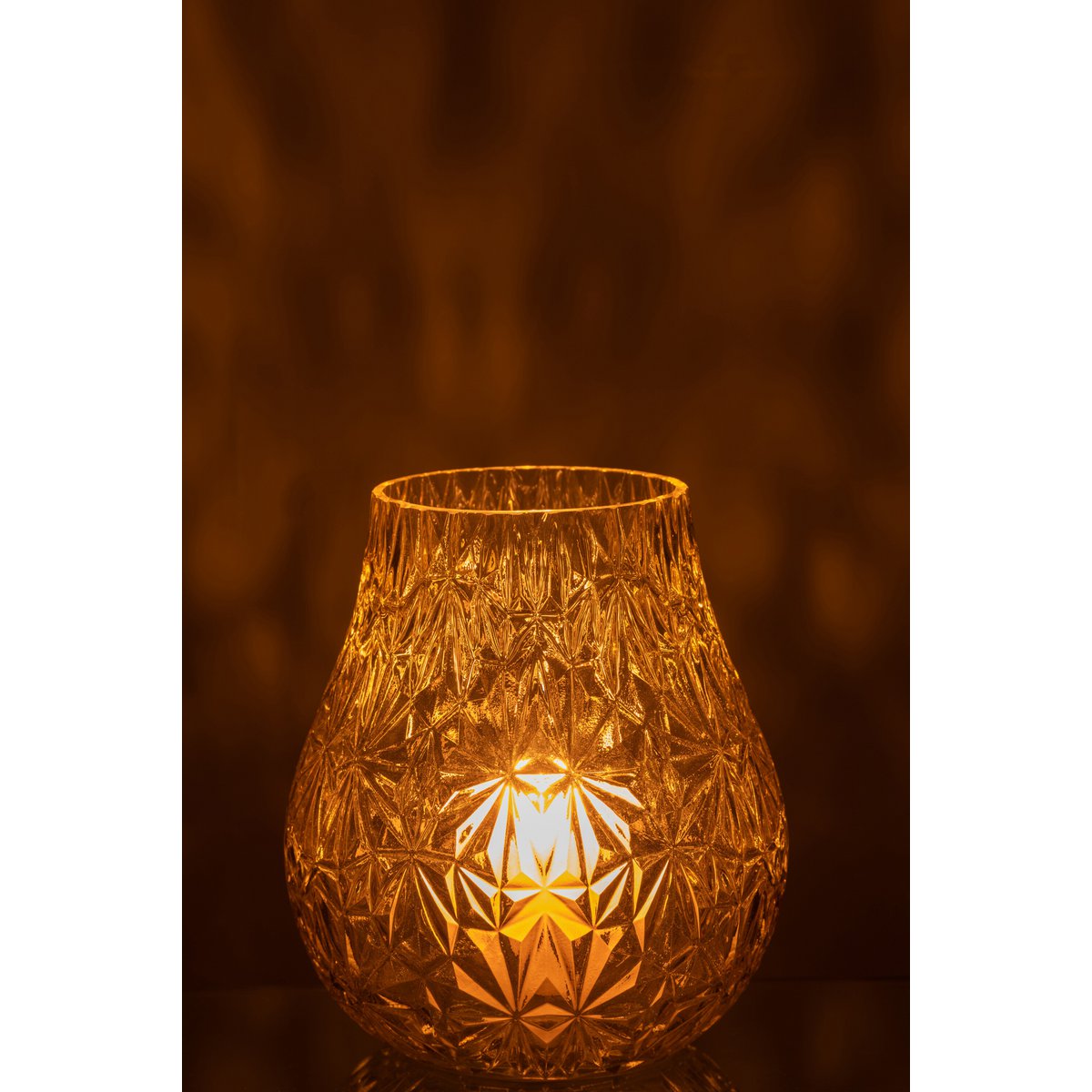 Détail du vase NOx Affût J-Line en verre, couleur jaune éclatante